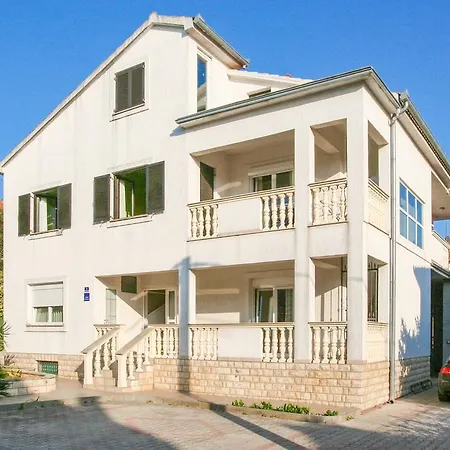 Villa Gold Royal